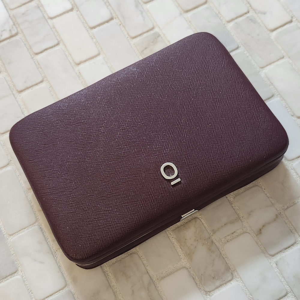 Doterra Chic Burgundy Essential Oil Case